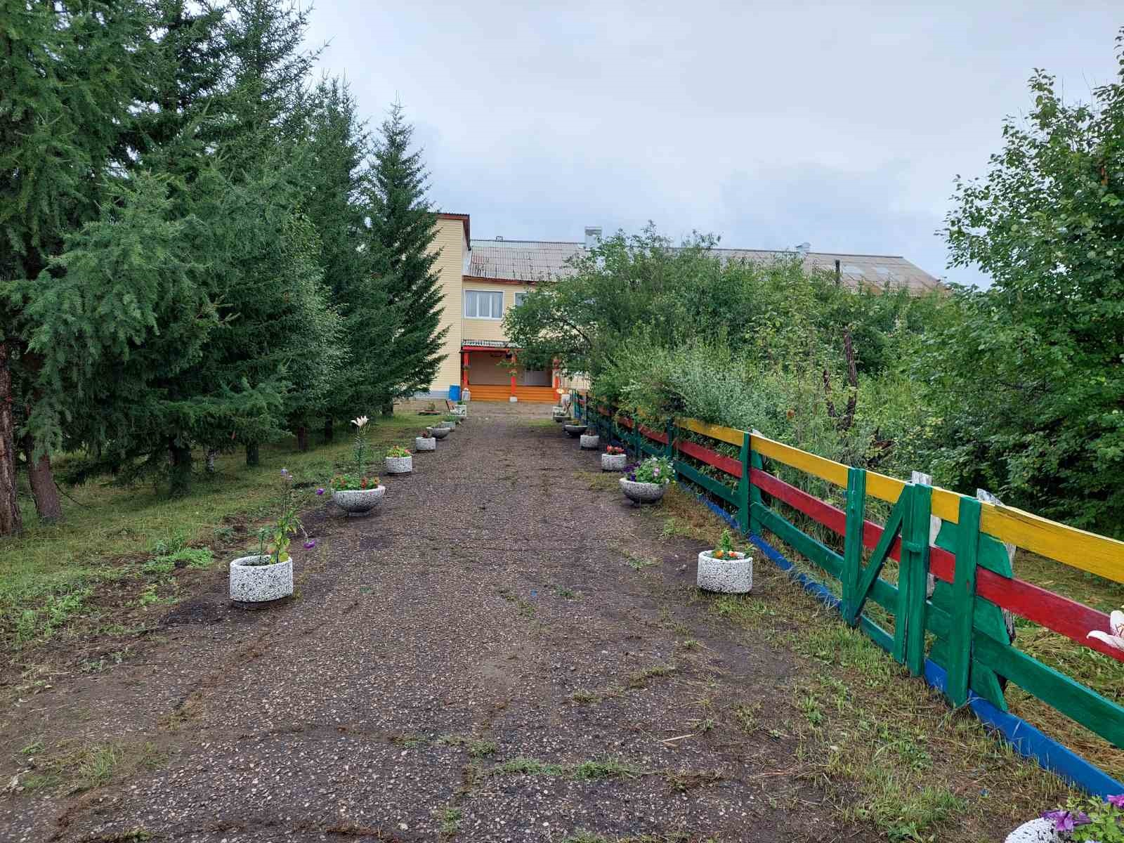 Фотография школы.